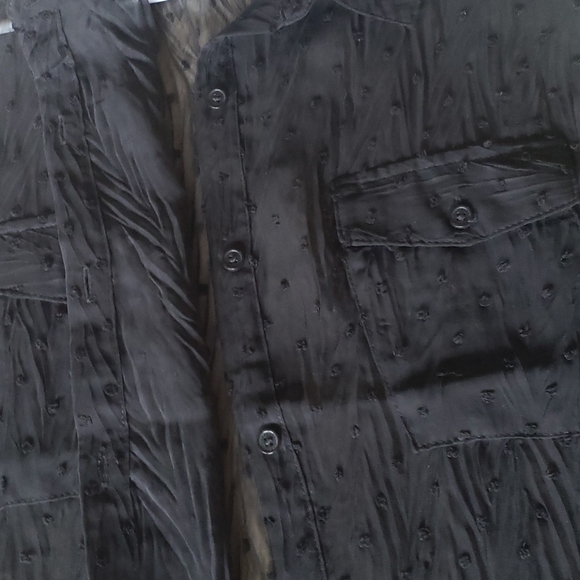 🌼Express sheer polka dot top - Picture 3 of 8